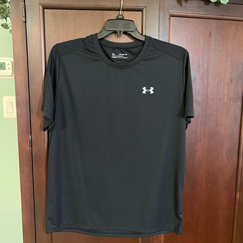 Under Armour Black Short-Sleeve Athletic Crew Neck Tee